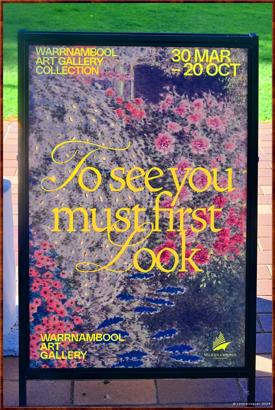 

Warrnambool 
Warrnambool Art Gallery

To see you must first look
For it is in the specifics that we find meaning

Om te zien moet je eerst kijken
Want het is in de details dat we betekenis vinden  -  9/36