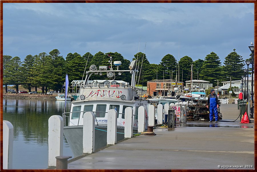 

Port Fairy, Gipps Street
Mayne River
Kamperen aan de haven  -  1/40