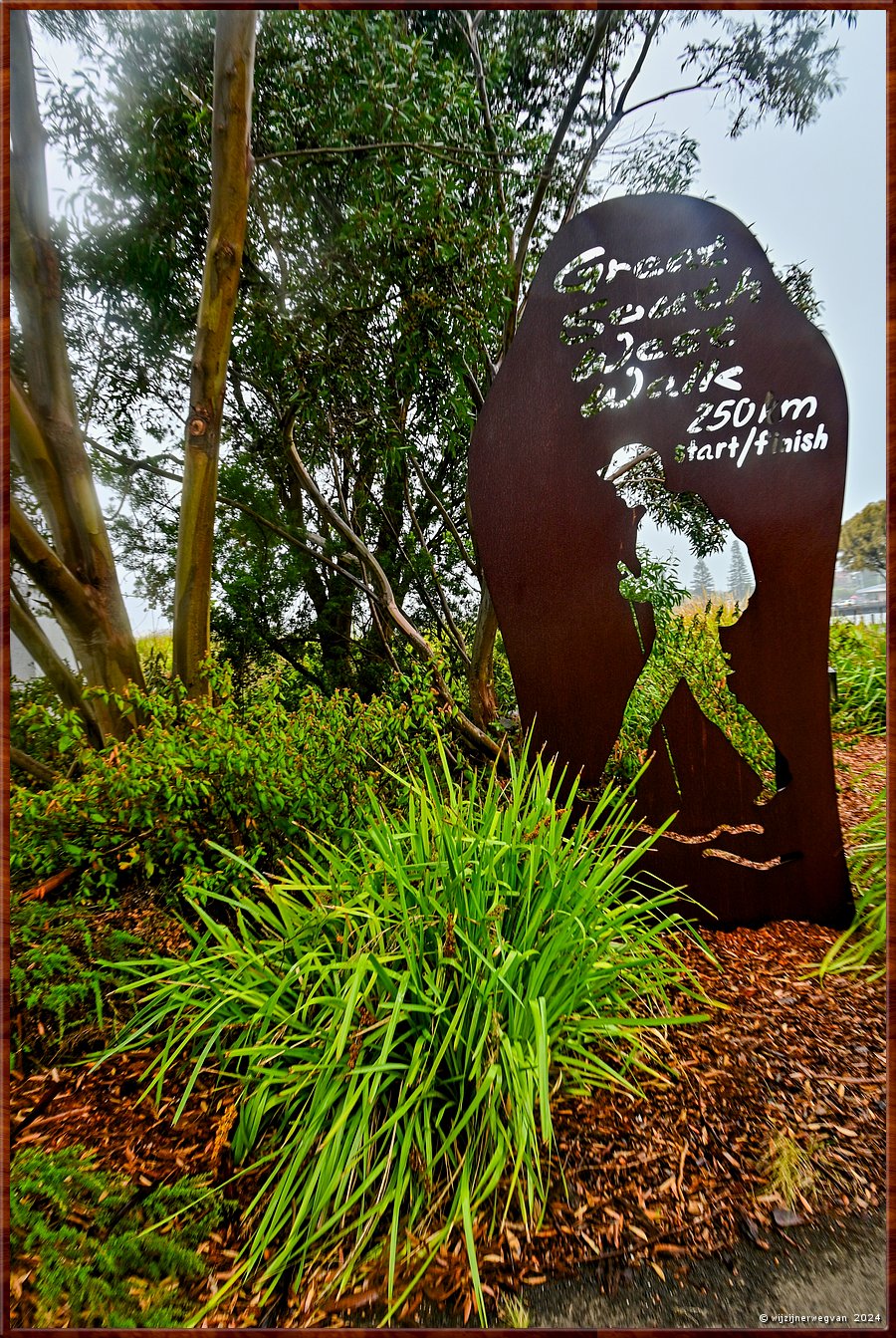 

Portland
Lee Breakwater road
'Great South West Walk', 250 km
Tja, het is  geen weer ...  -  29/33