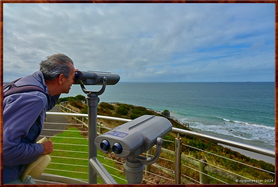 

Portland
Wade street
Whale Lookout
Zie ik daar een vroege walvis ...  -  16/41