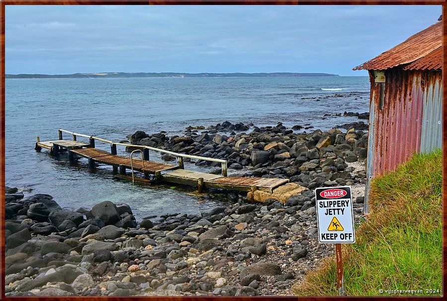 

Cape Bridgewater
Seal Colony Walk
Old jetty and boatshed  -  12/58