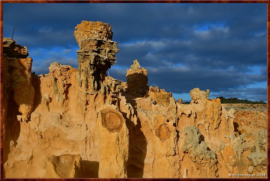 

Cape Bridgewater
Petrified Forest  -  55/58