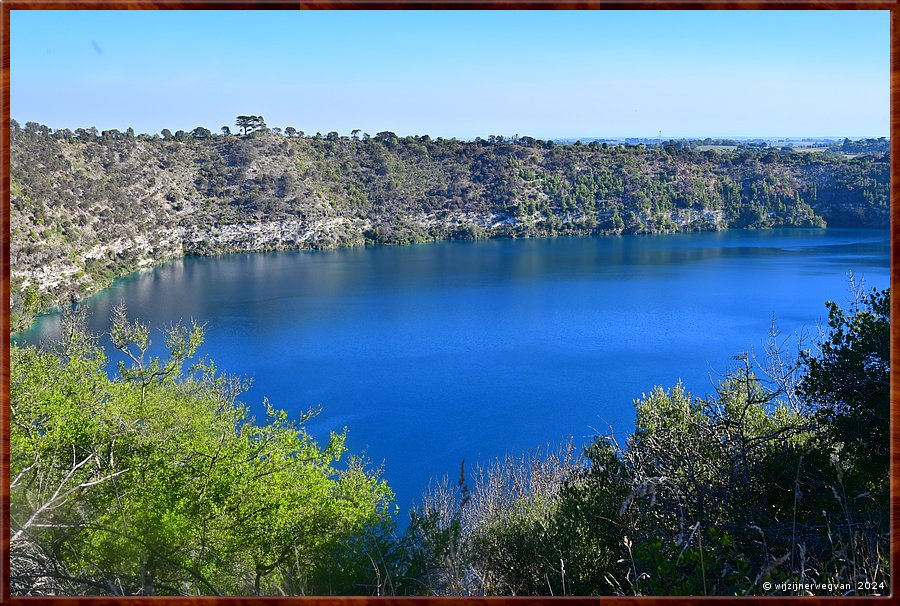 

Mount Gambier
Blue Lake
Een oude vulkaankrater, ongeveer 6.000 jaar geleden ontstaan  -  23/30