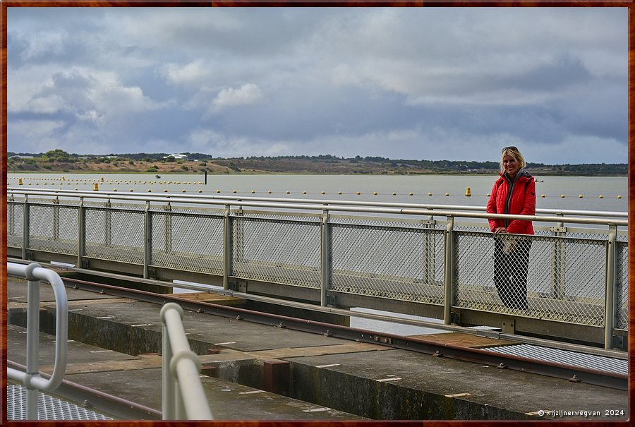 

Goolwa
Goolwa Barrage  -  13/41