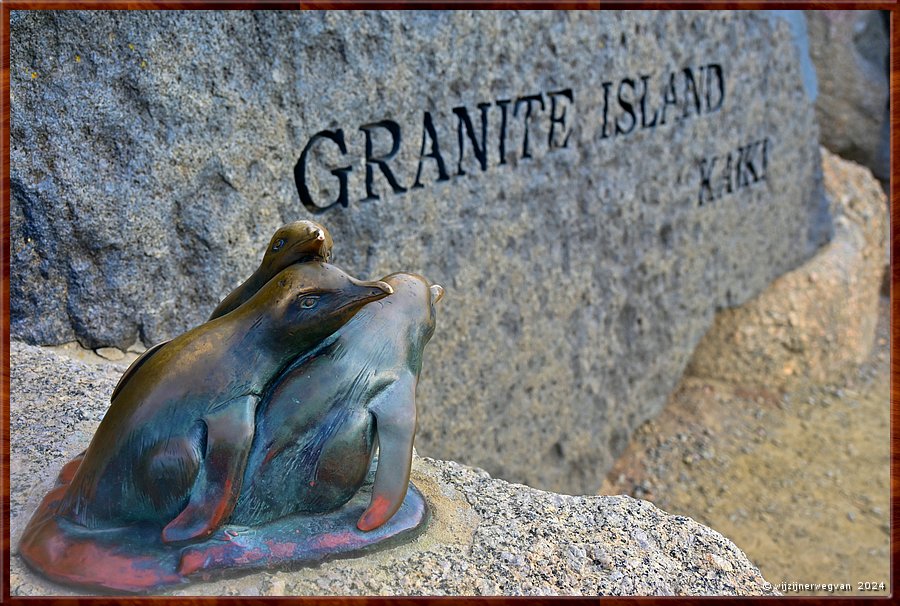 

Victor Harbor
Granite Island, Kaiki Trail
Fairy Penguins  -  39/44