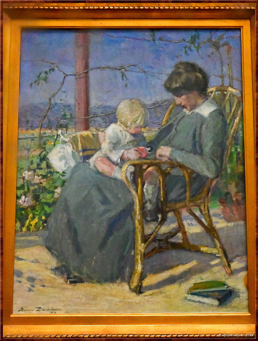 

Adelaide
Art Gallery of South Australia
Mother and child, Bessie Davidson (1914)  -  26/90