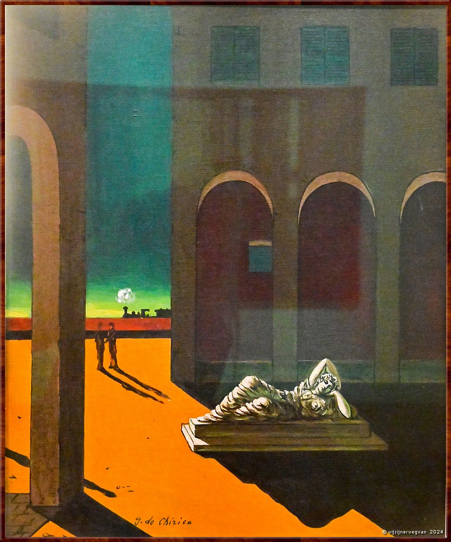 

Adelaide
Art Gallery of South Australia
Italian square, Giorgio de Chirico (1951)
Ariadne gelegen op het Piazza dItalia van Turijn 
terwijl de stoomtrein door het midden sjokt  -  46/90