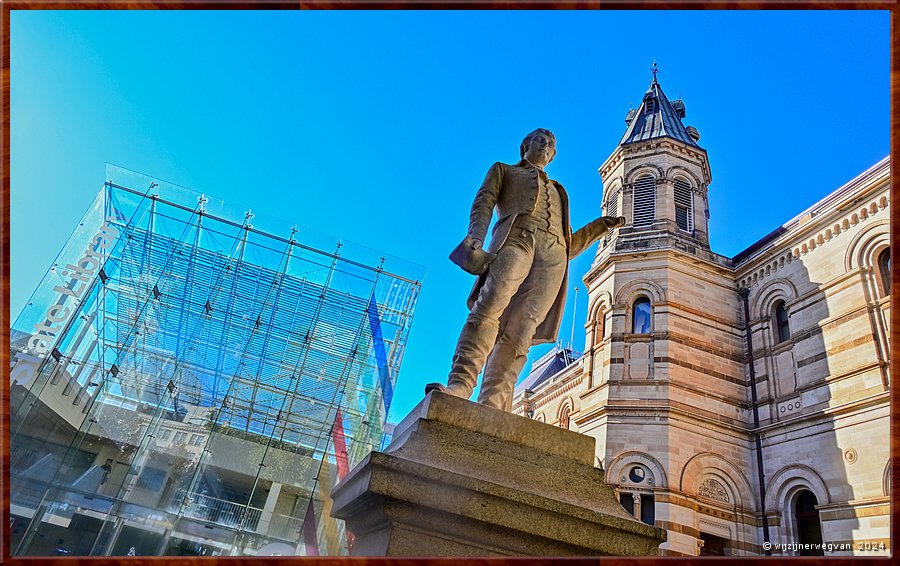 

Adelaide
North Terrace
Robert Burns, WJ Maxwell (1894)
Deze Schotse dichter schreef onder meer het befaamde Auld Lang Syne, 
dat Schots is voor lang geleden  -  51/71