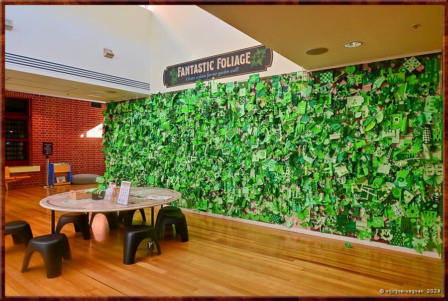 

Adelaide
State Library of South Australia
'Fantastic Foliage', Create a plant for our garden wall!!
Knutselwand  -  53/71