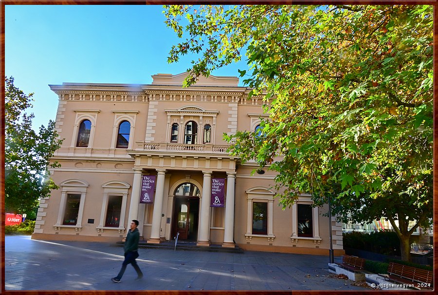 

Adelaide
North Terrace
State Library of South Australia  -  60/71