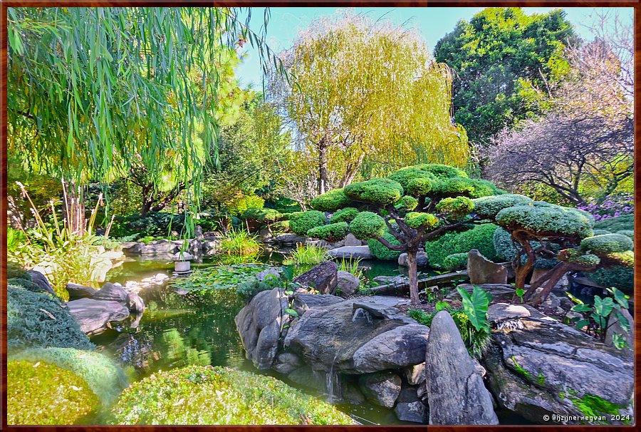 

Adelaide
Himeji Garden (1982)
De traditionele Japanse tuin is aangelegd om de relatie met Adelaide's zusterstad, Himeji, te vieren.  -  12/25