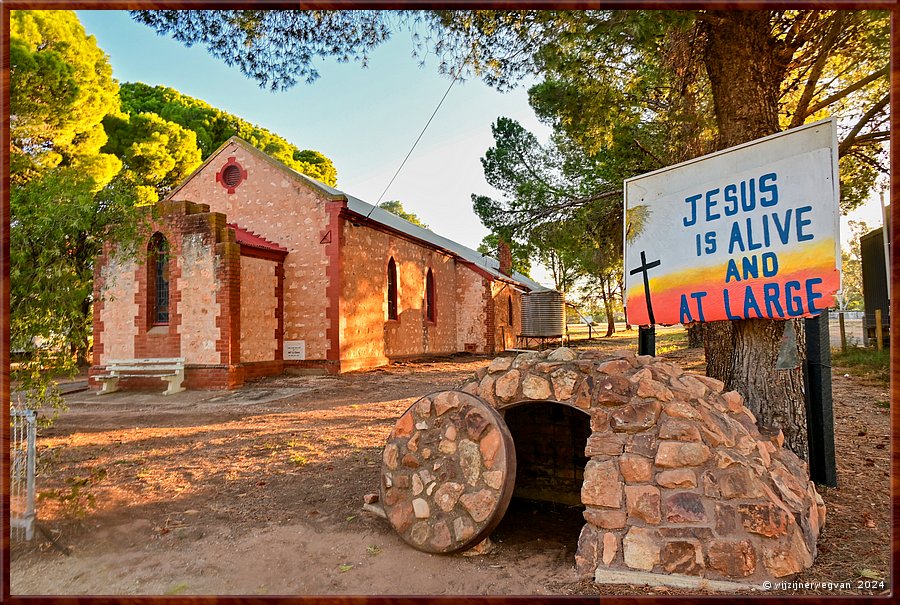 

Lochiel
Community Church
Jezus leeft en is op vrije voeten  -  6/14