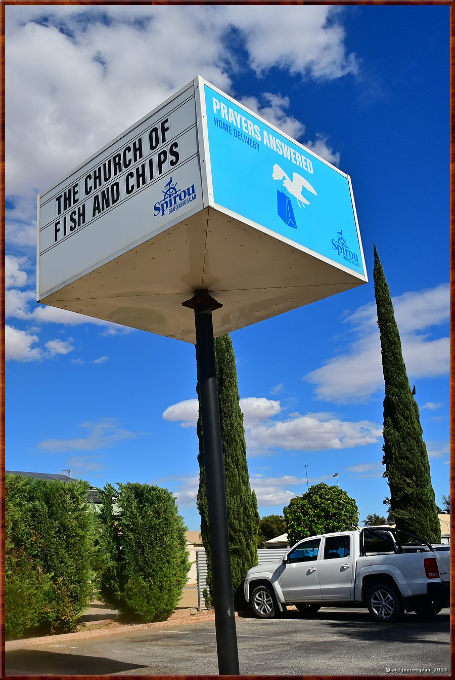 

Port Pirie
The Church of Fish and Chips
Uw gebed wordt verhoord. Thuis bezorgd!  -  6/25