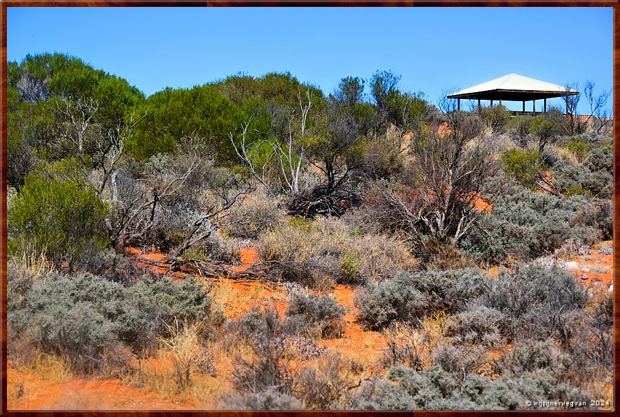 

Port Augusta
The Australian Arid Lands Botanic Garden
Het witte puntdak herbergt Garden Lookout  -  11/38