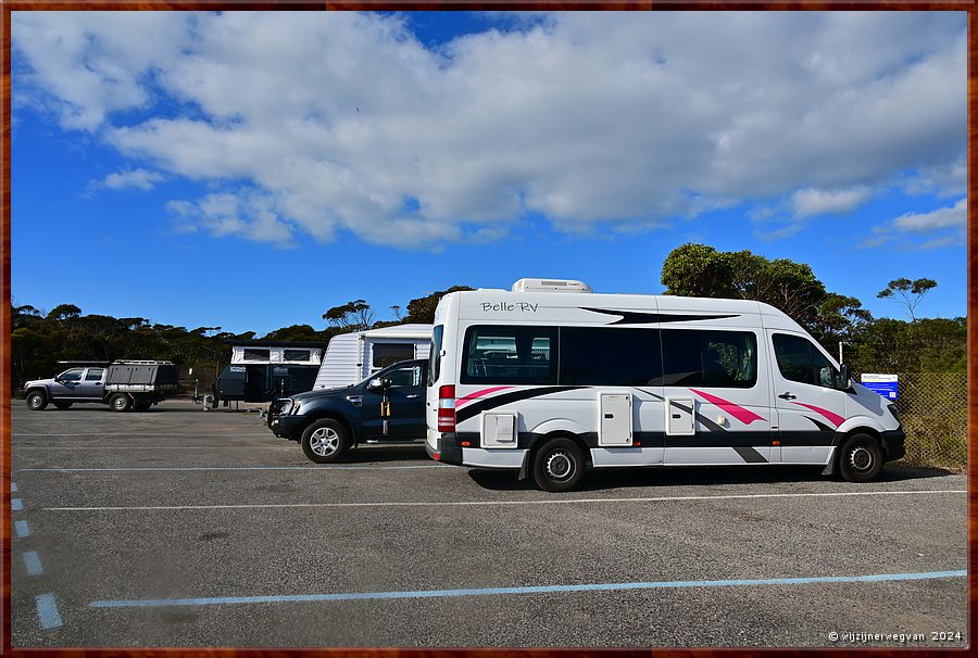 

Port Lincoln
Billy Light's Point
Het is niet meer dan een parkeerplaats, 
maar mooi gelegen aan Porter Bay  -  22/42