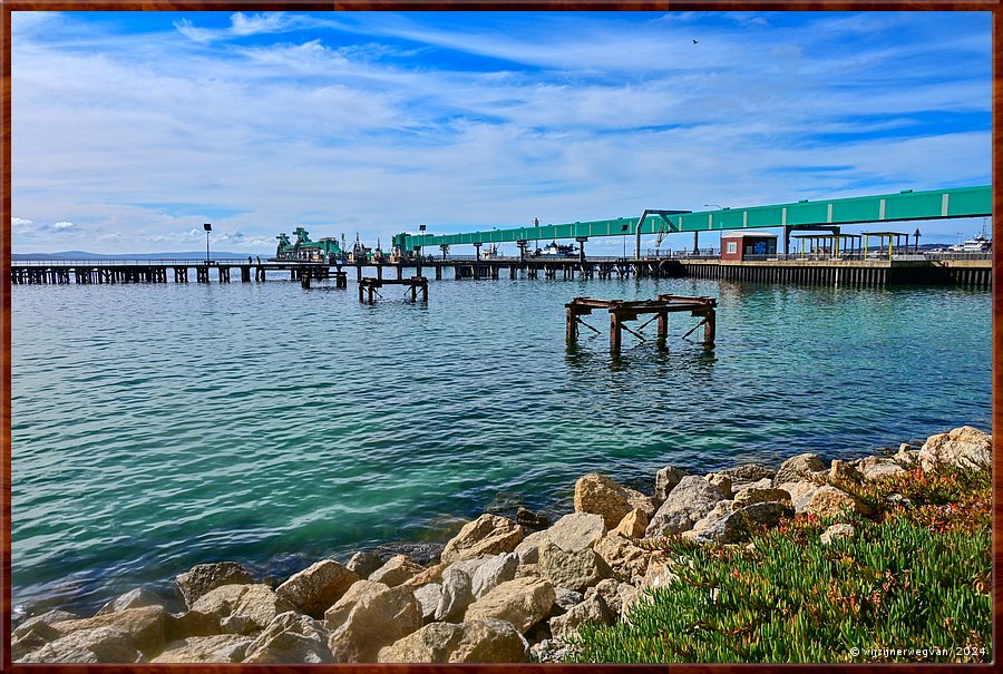 

Port Lincoln
Haven
Vittera, graanopslag
Transportband van silo naar schip  -  22/37