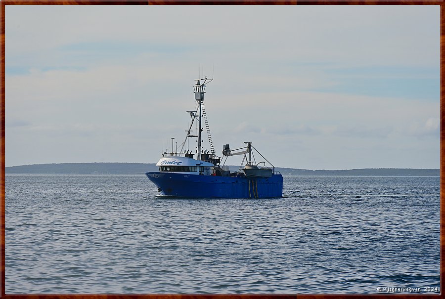 

Port Lincoln
Jetty
'Violet' vissersboot  -  27/37