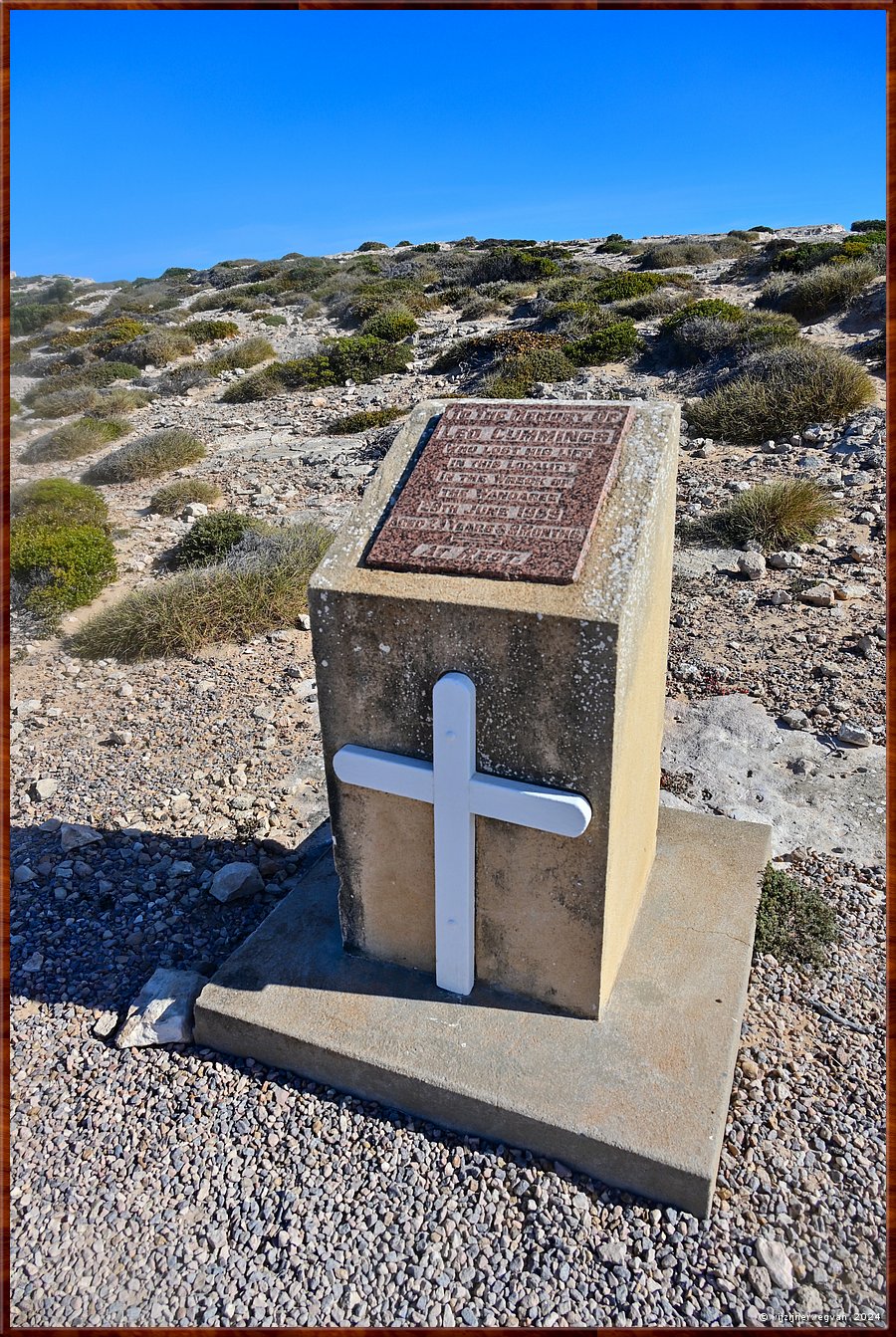 

Point Drummond
Leo Cummings Monument Lookout
Gedenksteen voor de in 1959 tijdens een bootramp omgekomen 
jonge kreeftenvisser  -  11/34