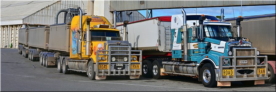 11-5-2024 - Port Lincoln - Road trains wachten in de haven