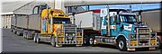 11-5-2024 - Port Lincoln - Road trains wachten in de haven