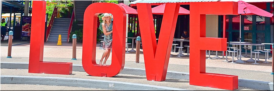 9 feb 2026
Denarau Island (Fiji)
Port Denarau Shopping Centre
Love is in the air...