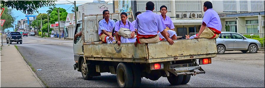 25 feb 2026
Nuku'alofa (Tonga)
Taufa'ahau Road
Driving home from school