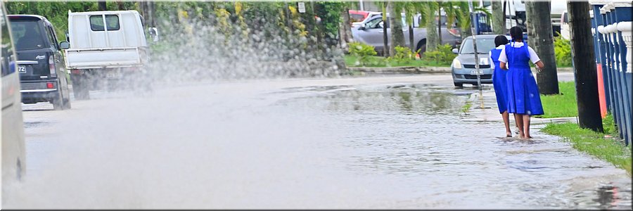 2 mrt 2026
Nuku'alofa (Tonga)
De keuze is: erdoor of 4 km omlopen