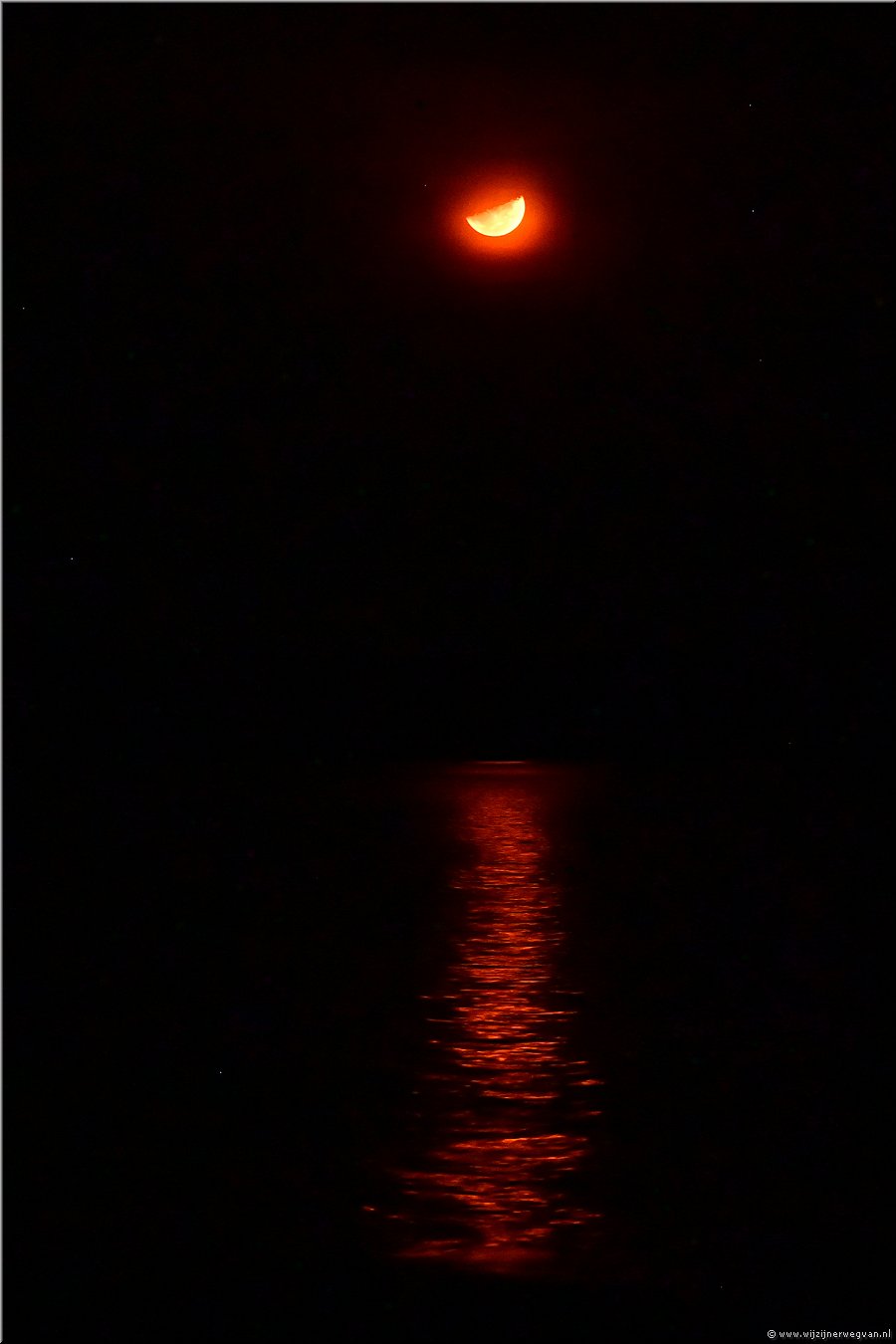 11 mrt 2026
Port Vila (Vanuatu)
'Under a bloodred moon'