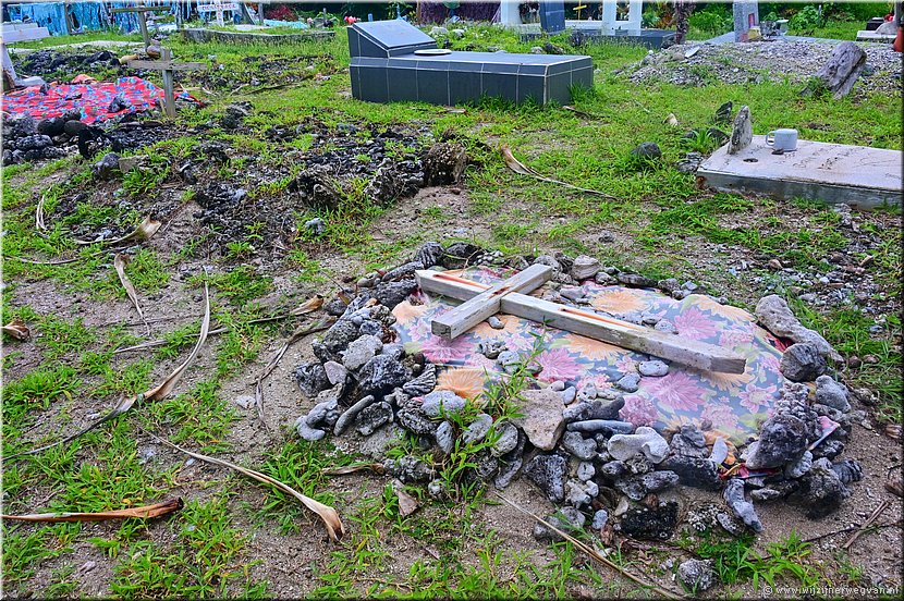 23 mrt 2026
Port Vila (Vanuatu)
Pango kerkhof
Veel graven ontberen zelfs een naam