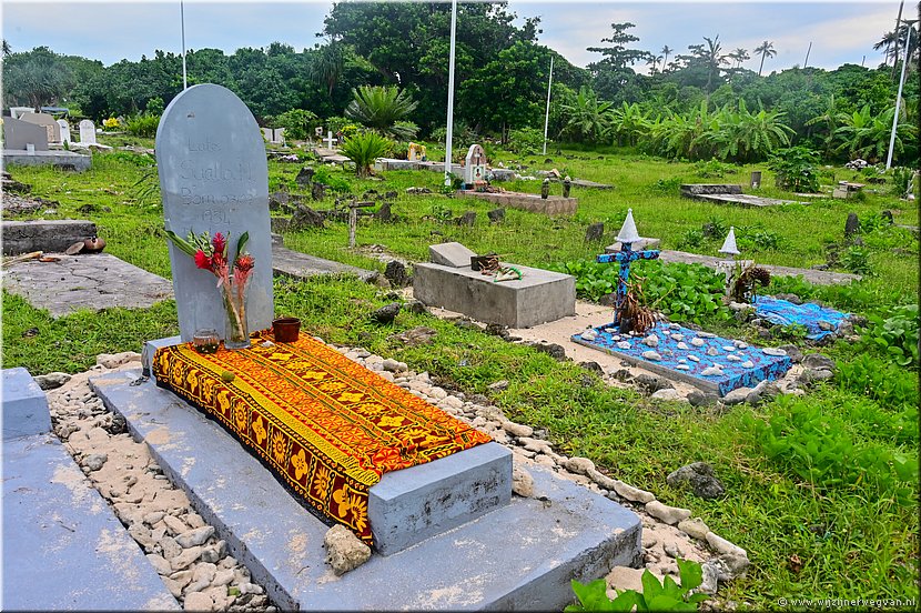 23 mrt 2026
Port Vila (Vanuatu)
Pango kerkhof
Haar favoriete lavalava?