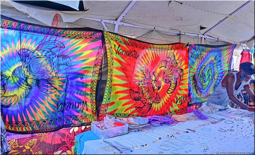 29 Maart 2026
Port Vila (Vanuatu)
... omdat er een cruiseboot in de haven ligt.