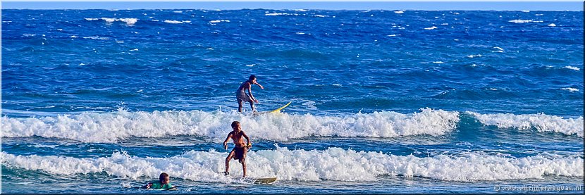 2 apr 2026
Port Vila (Vanuatu)
Pango Surf Break
Surfers uit het dorp