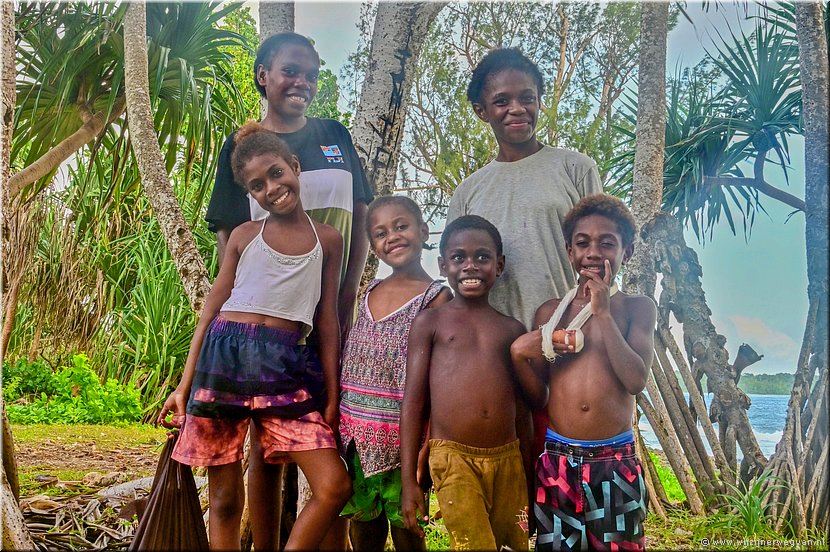 4 apr 2026
Port Vila (Vanuatu)
Pango Surf Break
Onze onversaagde gidsen
Annex fotomodellen:
Melissa, Patricia,
Torrega, Rossi, Paul, Abilene