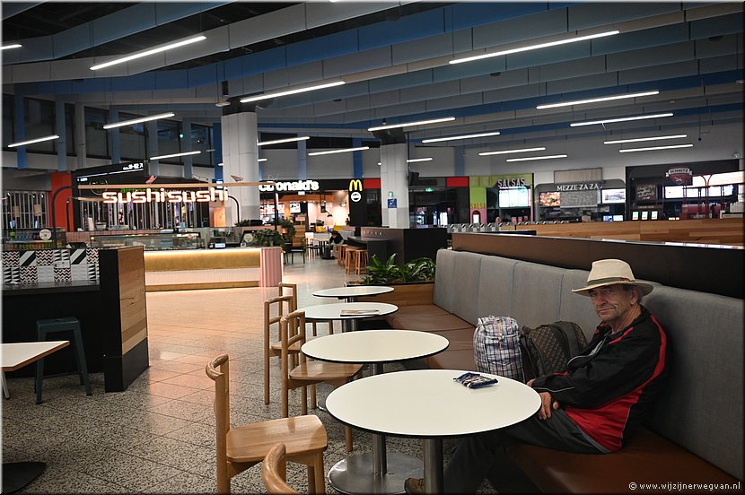 11 Aptil 2016
Melbourne
Na de landing brengen we de nacht door op het vliegveld