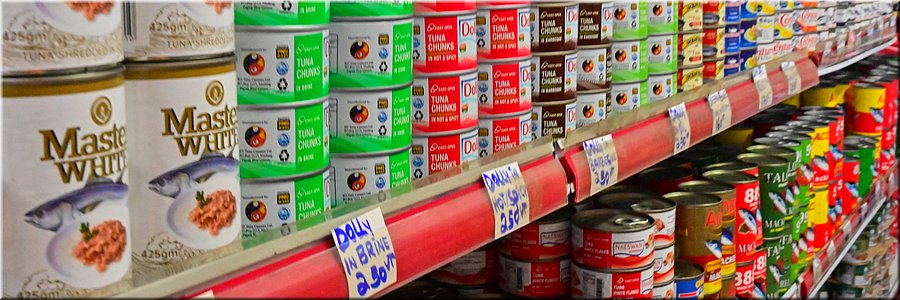 28 maart 2026
Port Vila (Vanuatu)
Een kwart van de voedingswaren in een kleine supermarkt bestaat uit ingeblikte vis