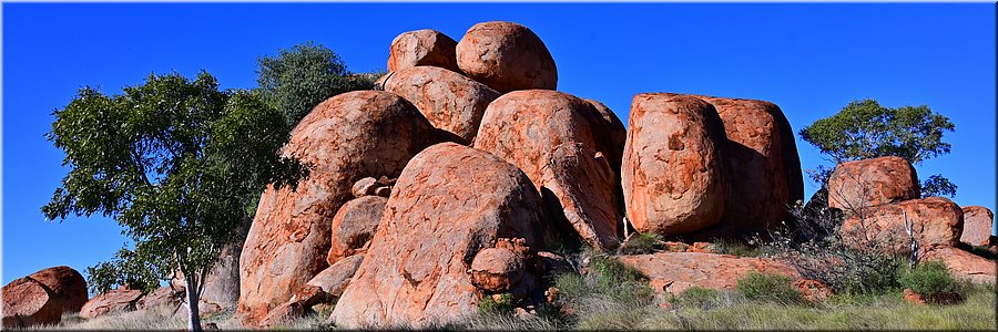 20 juni 2026
Stuart Highway
Devils Marbles (Karlu Karlu)
Verweerde granieten afgeronde rotsformaties