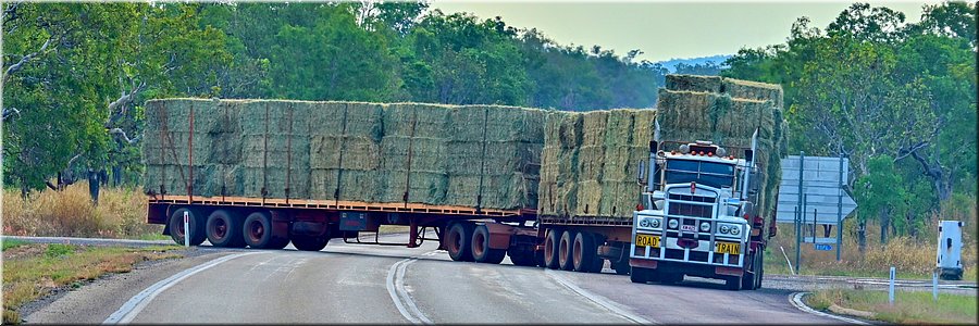 1 juli 2026
Stuart Highway
Roadtrain in de bocht