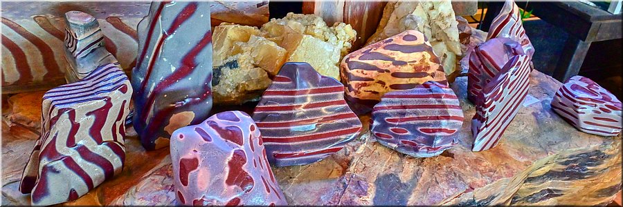 28 juli 2026
Litchfield Park
Zebra Stone
Dit 1,2 miljard jaar oude gesteente wordt nergens anders op aarde gevonden