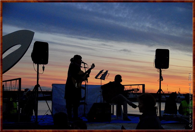 Levende muziek tijdens het vallen van de zaterdagavond aan de boulevard van Cambrils