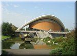 Berlijn   
Haus der Kulturen der Welt, Hugh Stubbins (1957)                            
'De Zwangere Oester'