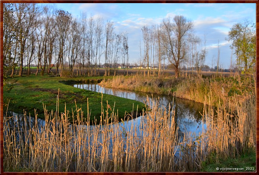 ,  

Langs de rand van Nederland 9
Weert
'Kempen Broek'
Tungelroyse Beek        23/34