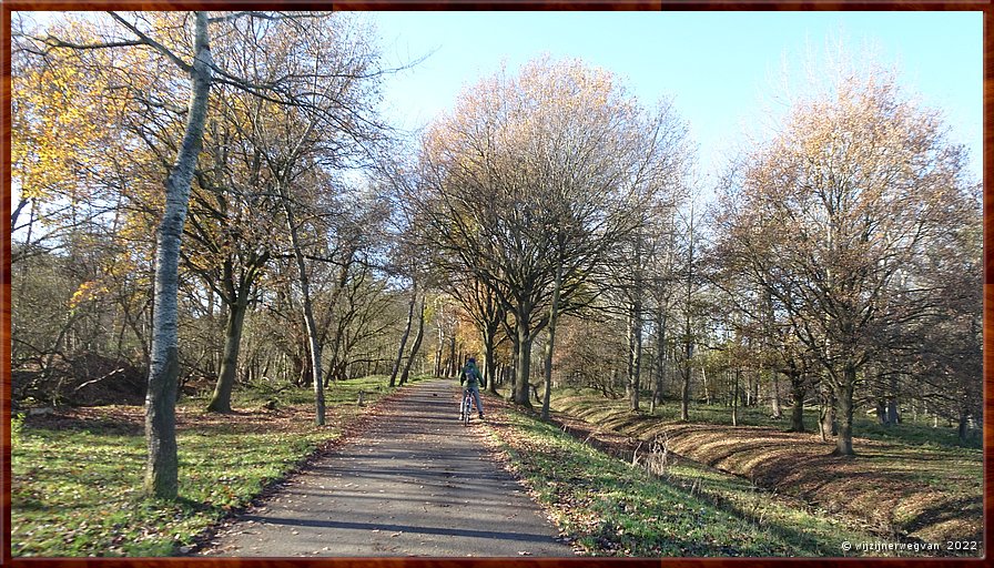 ,  

Rondje Nederland 11 
Wessem
Panheeldersteeg
Met de fiets naar Thorn        4/56