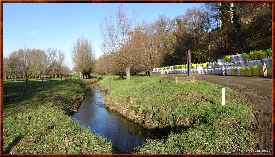 ,  

Rondje Nederland 13
Urmond
Met de fiets naar Schipperskerk        4/29