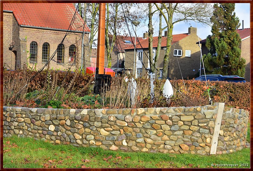 ,  

Rondje Nederland 13
Schipperskerk
Sterre der Zeeplein
Mijlpaal 12        7/29