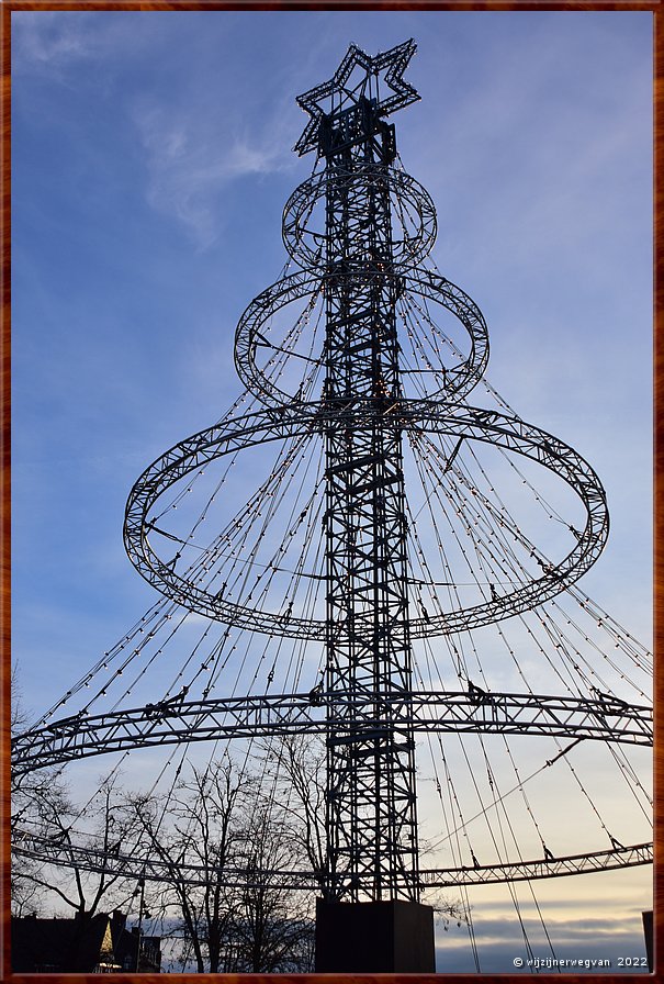 ,  

Rondje Nederland 14
Maastricht
Griendpark
Maas, rivier
Kerstboom        24/48