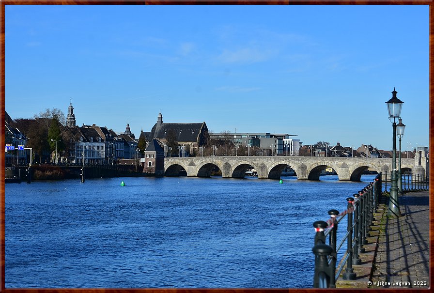 Maastricht, Servaasbrug 

Rand van Nederland 15        13/72