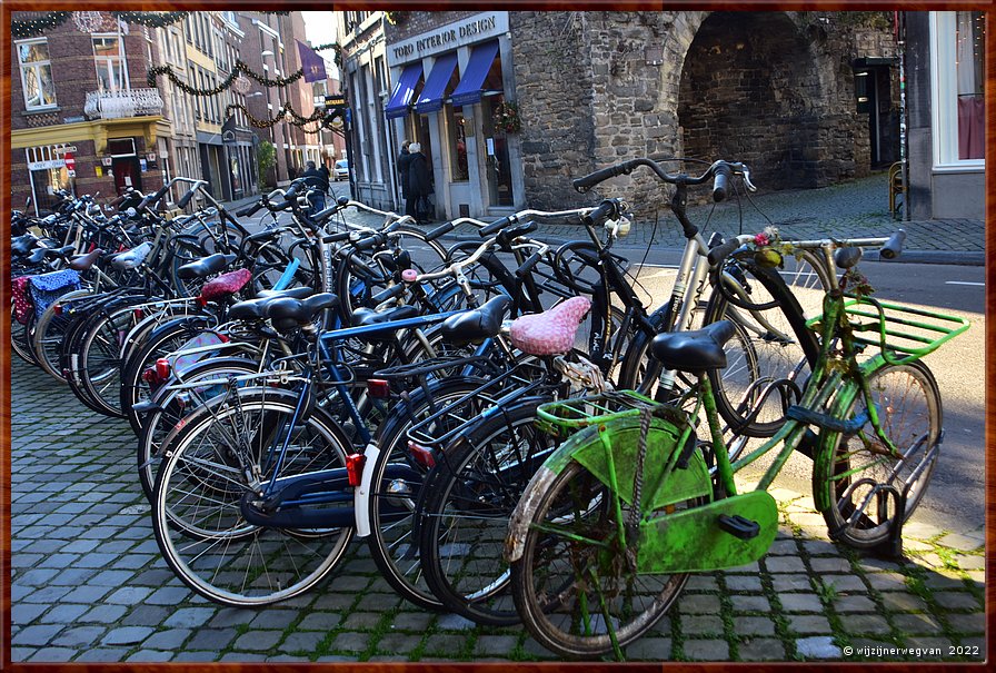 Maastricht, Forum 

Rand van Nederland 15        32/72